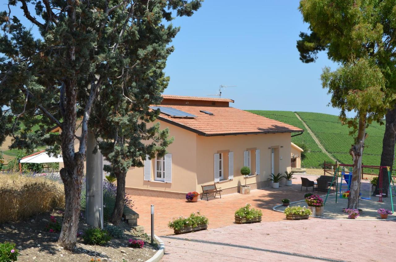 Re Umberto Suite San Salvo Exterior foto